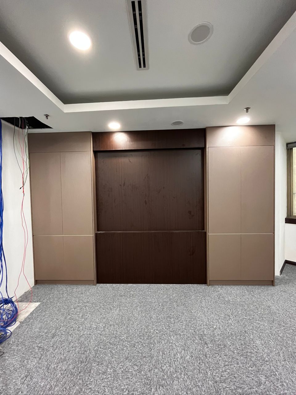 Kabinet TV Mewah